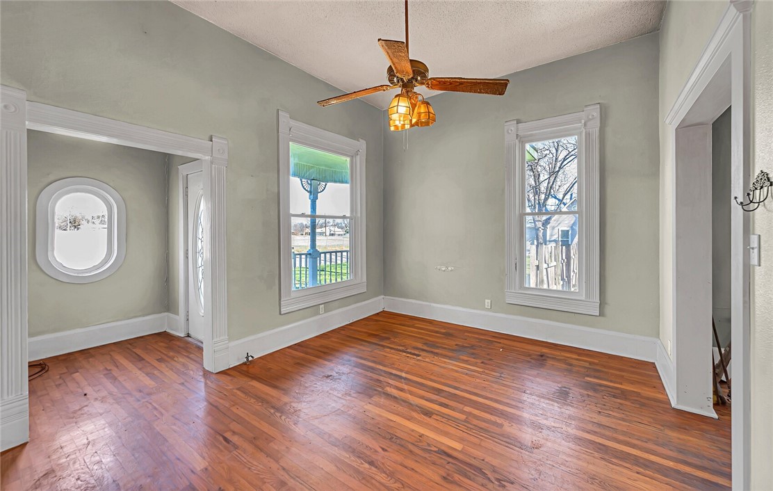 714 W 15th Street , Clifton, TX, 76634 | 227437 | Realty Texas LLC