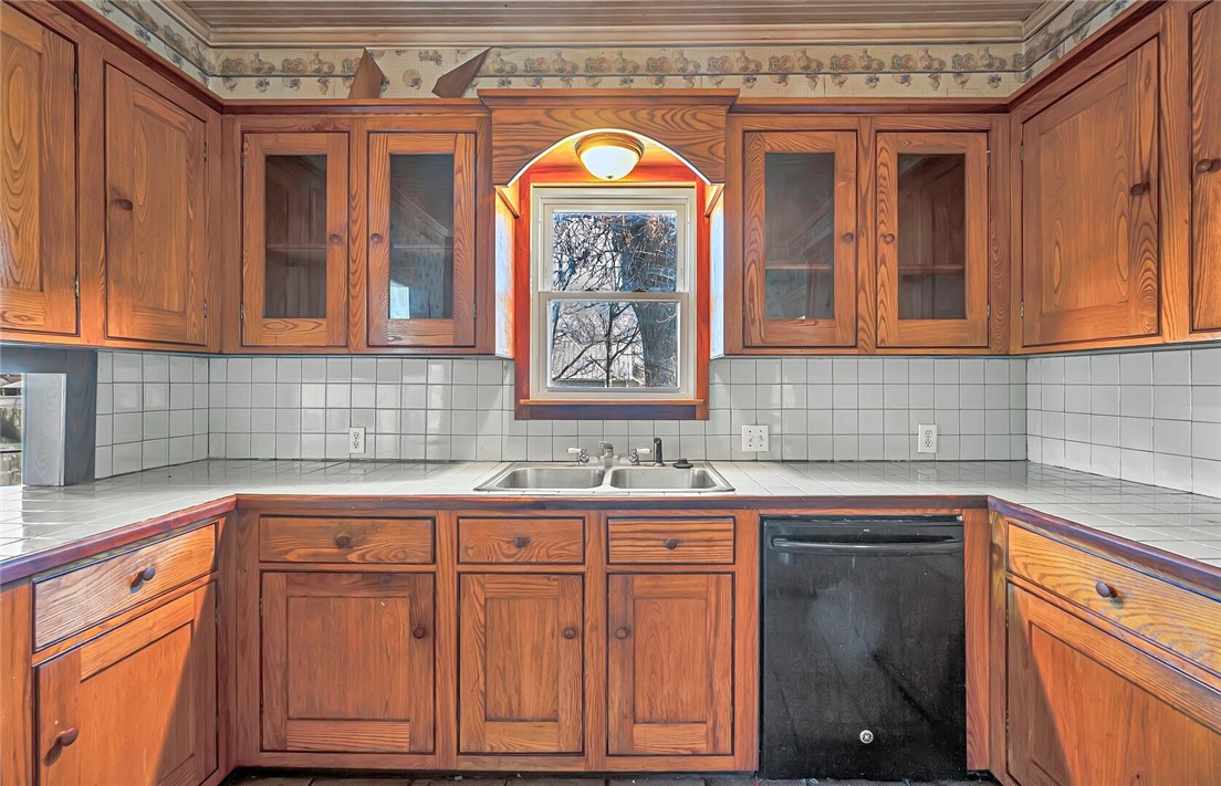 714 W 15th Street , Clifton, TX, 76634 | 227437 | Realty Texas LLC