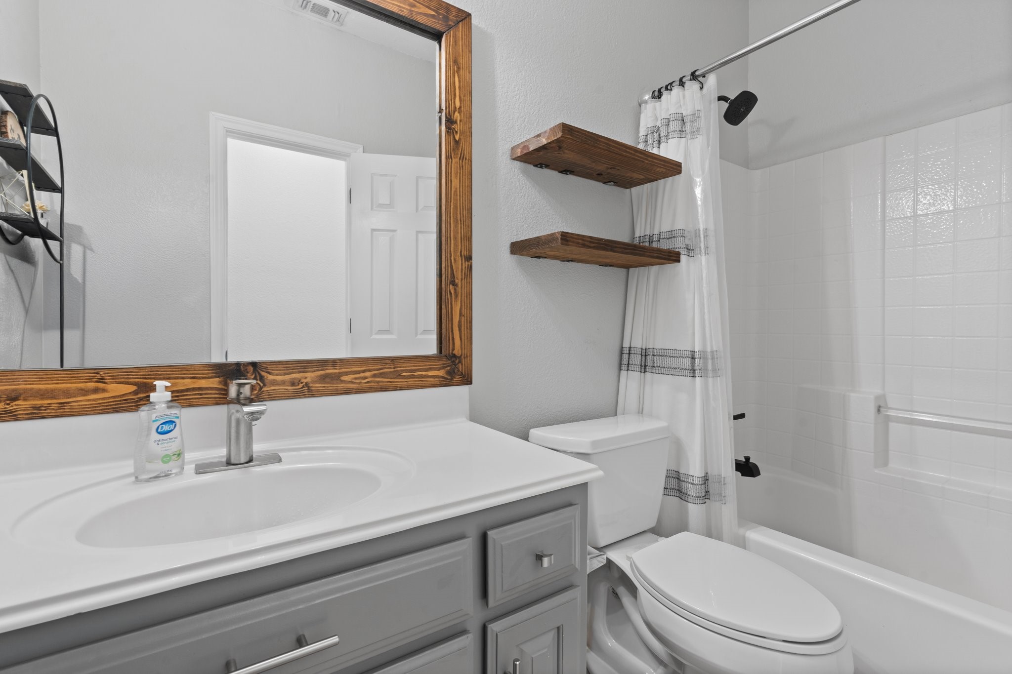 7501 Ranch Court , Benbrook, TX, 76126 | 20811208 | Realty Texas LLC