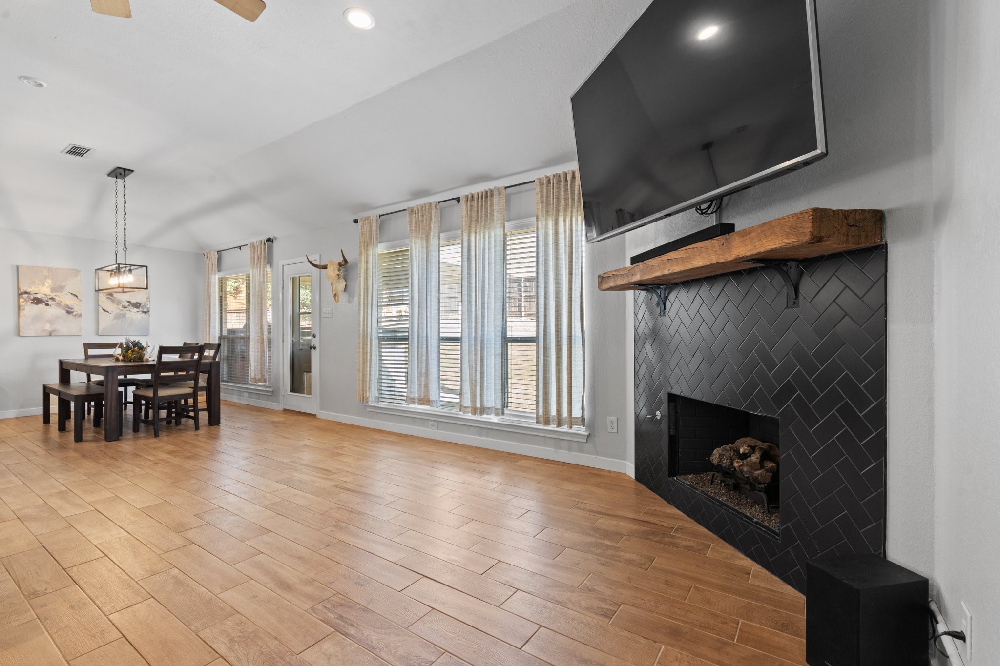 7501 Ranch Court , Benbrook, TX, 76126 | 20811208 | Realty Texas LLC