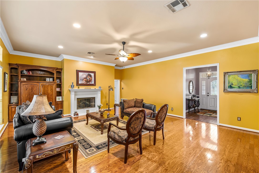 201 Cobblestone Lane , Crawford, TX, 76638 | 227443 | Realty Texas LLC