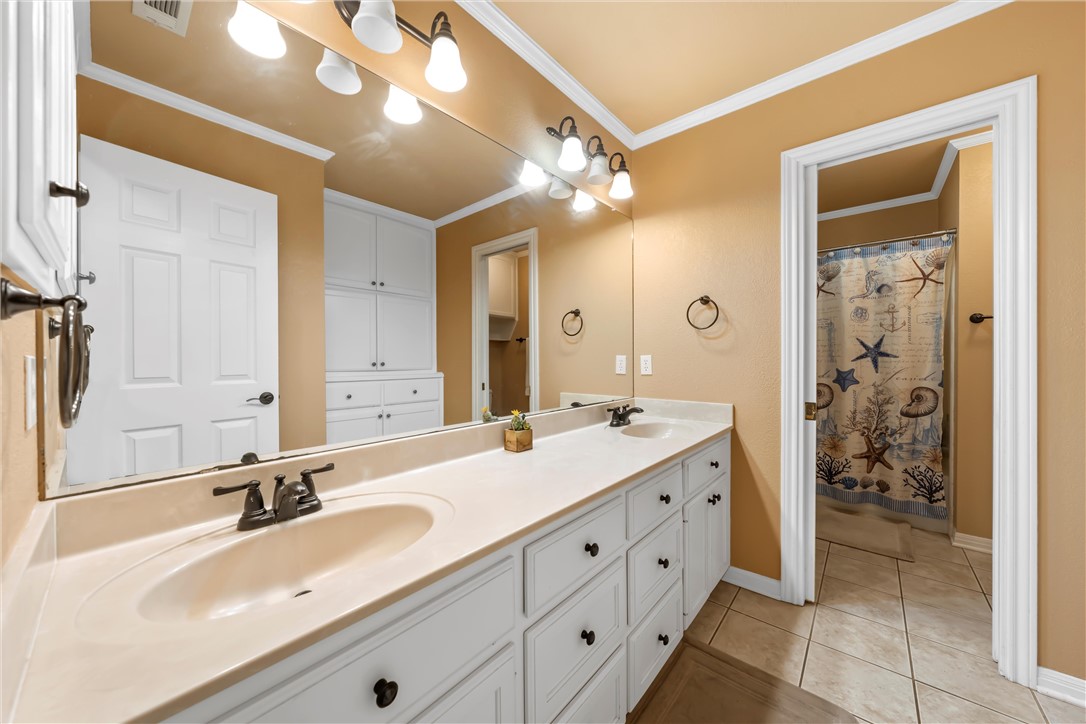 201 Cobblestone Lane , Crawford, TX, 76638 | 227443 | Realty Texas LLC