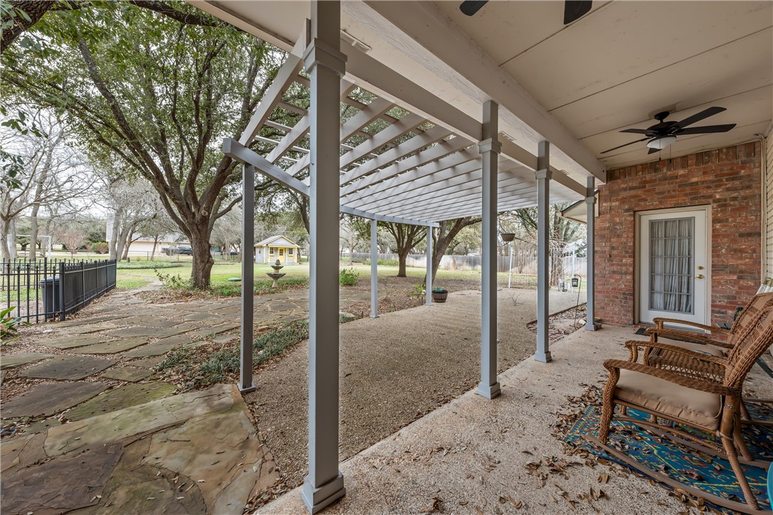 201 Cobblestone Lane , Crawford, TX, 76638 | 227443 | Realty Texas LLC