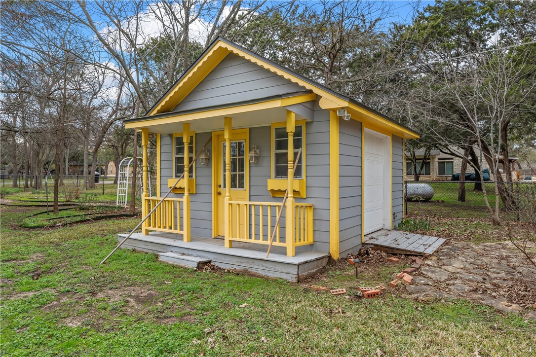 201 Cobblestone Lane , Crawford, TX, 76638 | 227443 | Realty Texas LLC