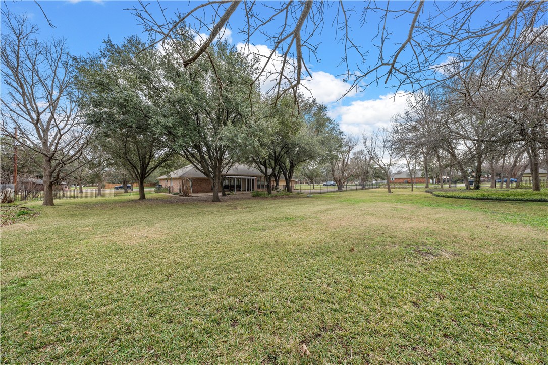 201 Cobblestone Lane , Crawford, TX, 76638 | 227443 | Realty Texas LLC