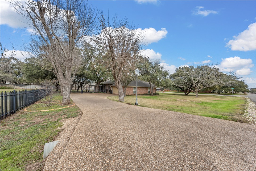 201 Cobblestone Lane , Crawford, TX, 76638 | 227443 | Realty Texas LLC