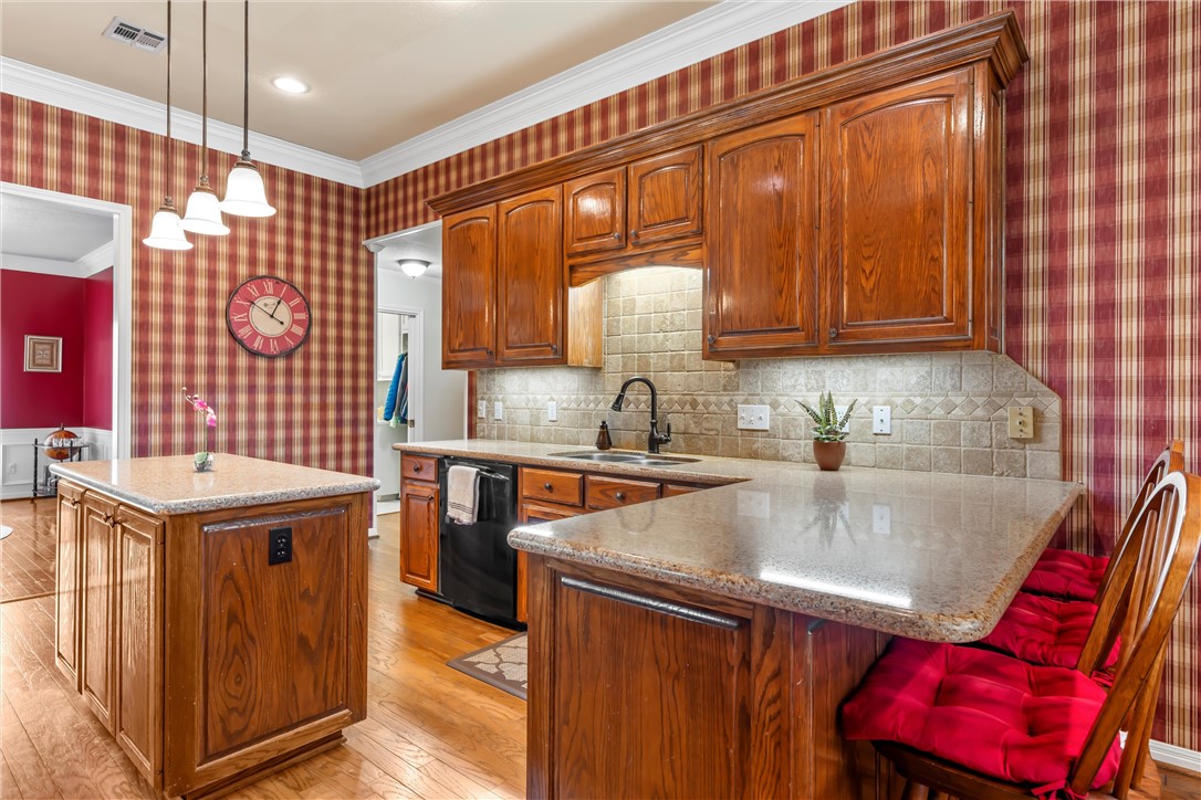 201 Cobblestone Lane , Crawford, TX, 76638 | 227443 | Realty Texas LLC