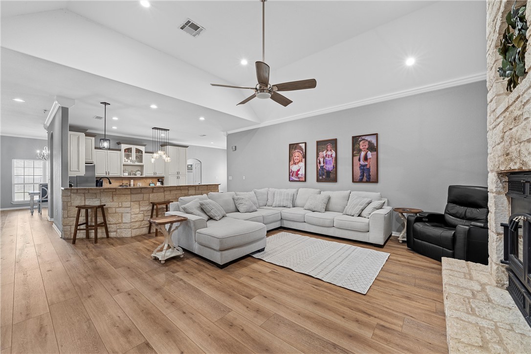 970 W Somers Lane , Axtell, TX, 76624 | 227447 | Realty Texas LLC