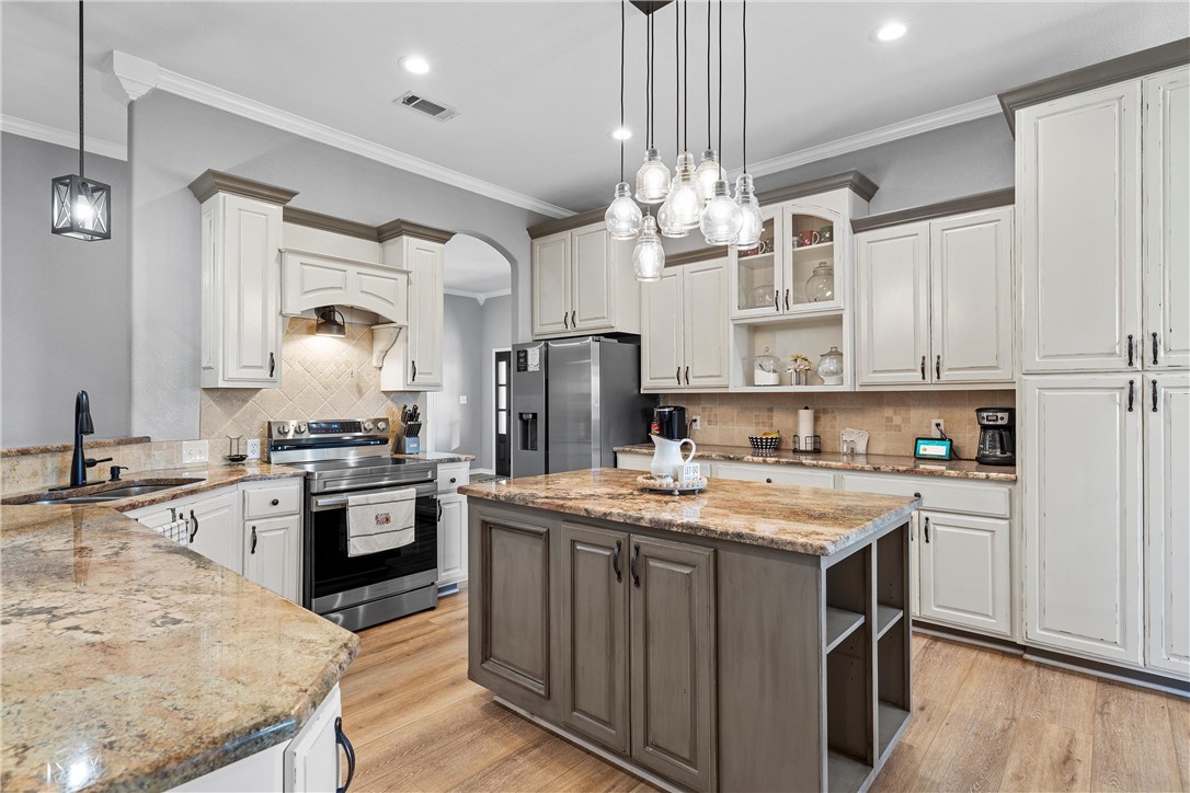 970 W Somers Lane , Axtell, TX, 76624 | 227447 | Realty Texas LLC