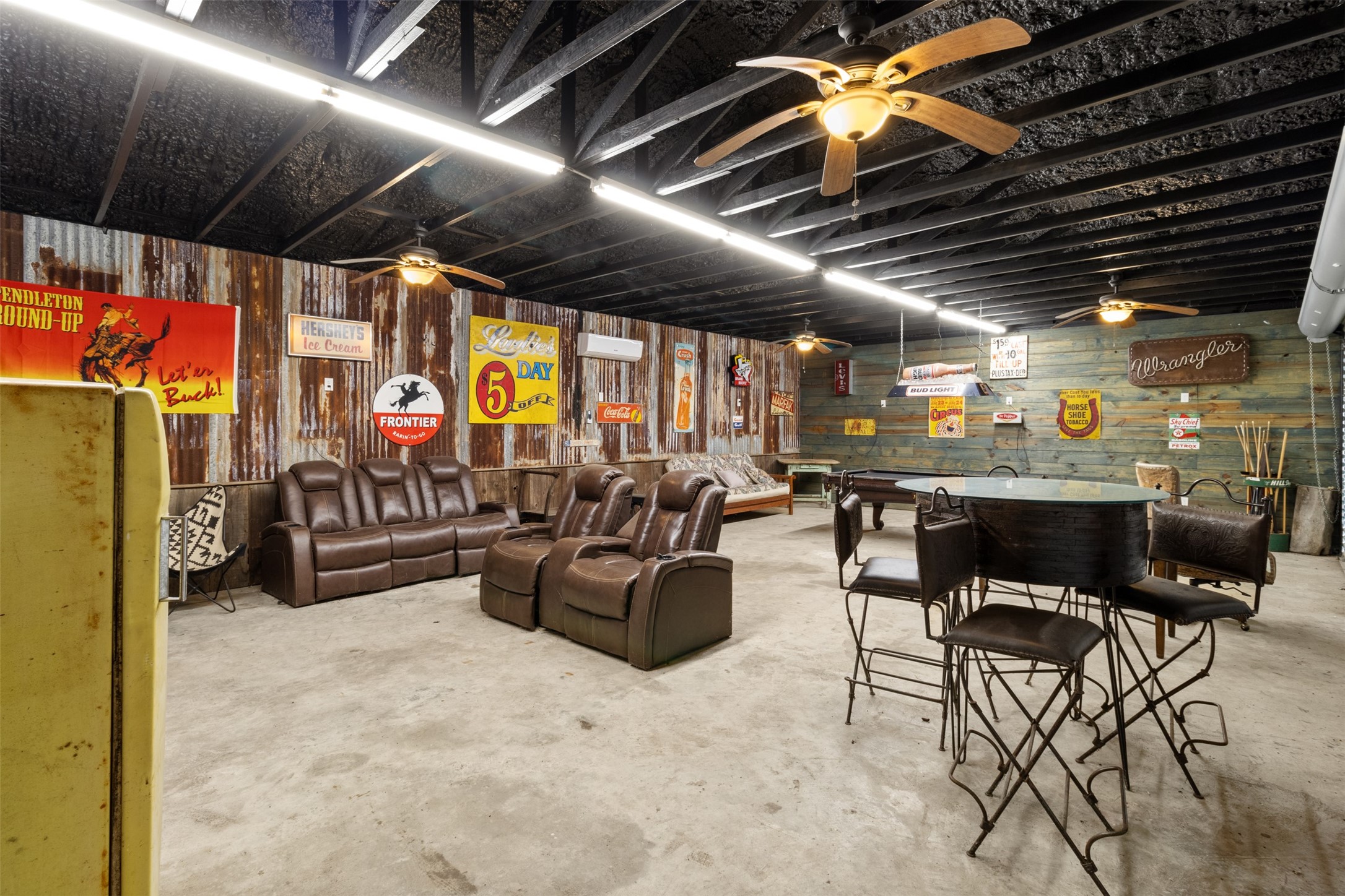 1725 Stokes Road, New Ulm, TX, 78950 | 17424385 | Realty Texas LLC