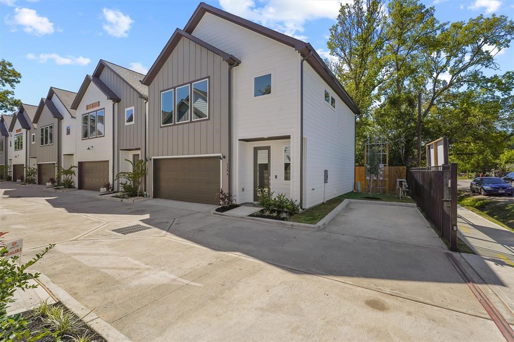 238 Julia Street A , Houston, TX, 77022 | 52745169 | Realty Texas LLC