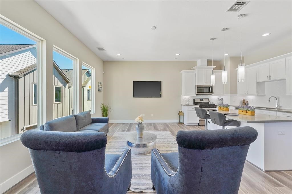 238 Julia Street A , Houston, TX, 77022 | 52745169 | Realty Texas LLC