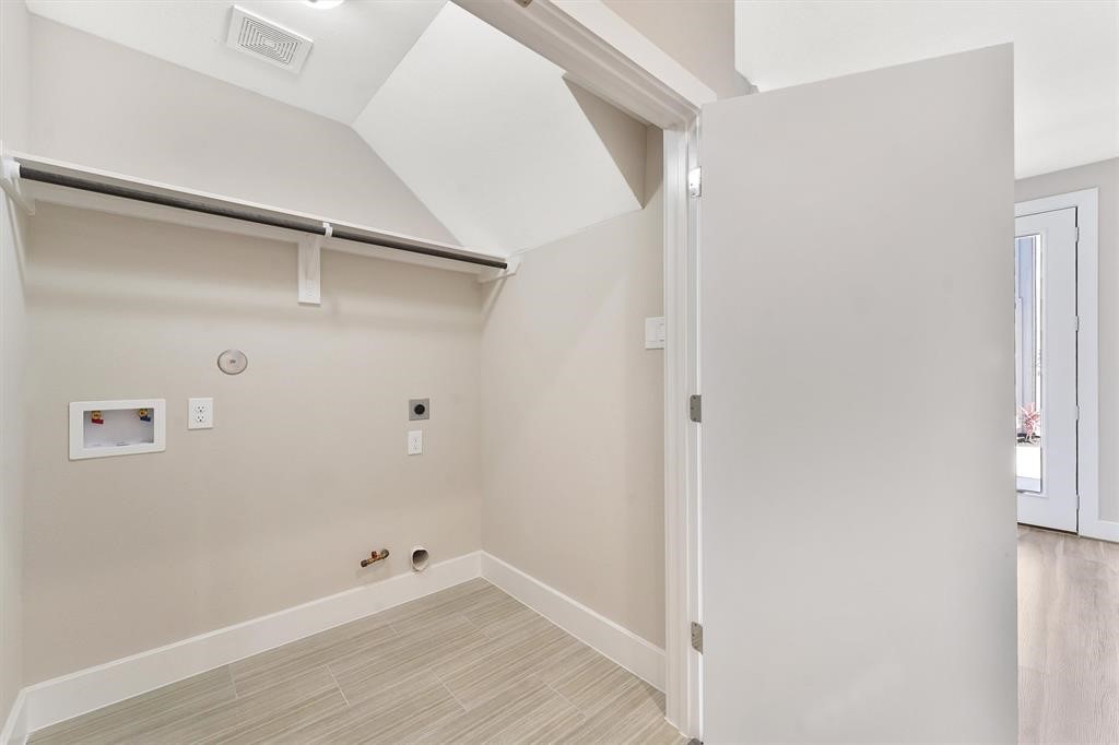 238 Julia Street A , Houston, TX, 77022 | 52745169 | Realty Texas LLC