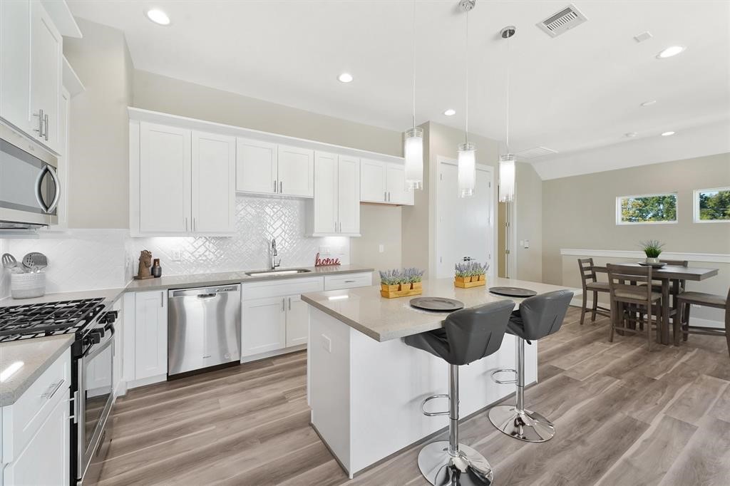 238 Julia Street A , Houston, TX, 77022 | 52745169 | Realty Texas LLC