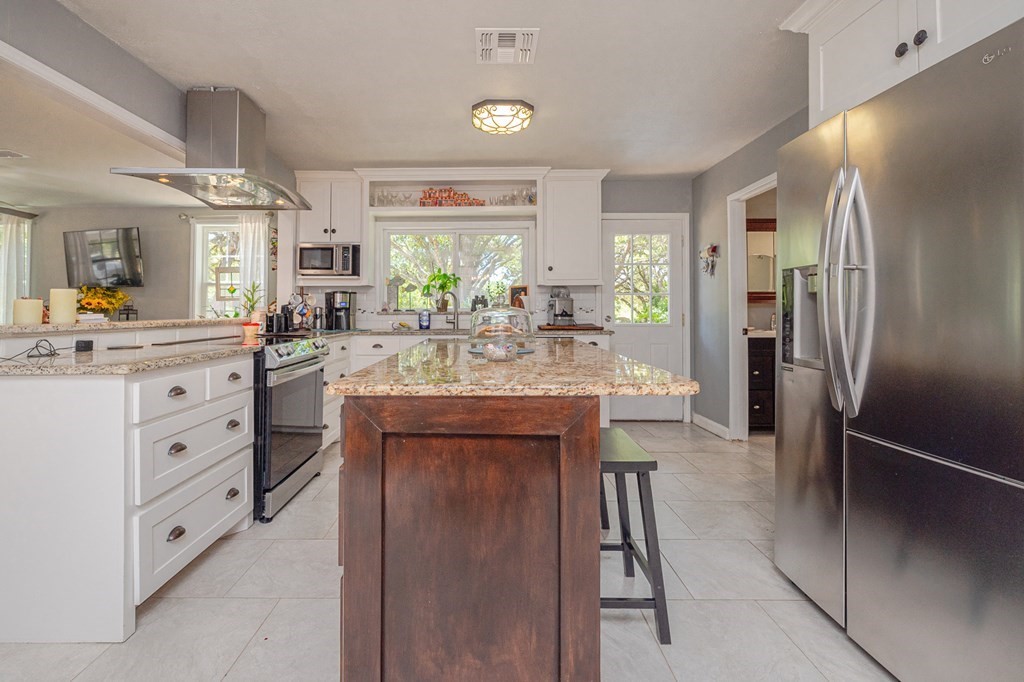 1705 Rhodes Avenue W, Aransas Pass, TX, 78336 | 452820 | Realty Texas LLC