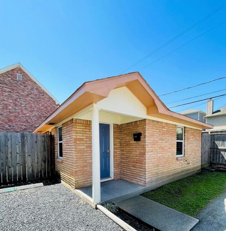 813 1/2 Waverly Street , Houston, TX, 77007 | 36885521 | Realty Texas LLC