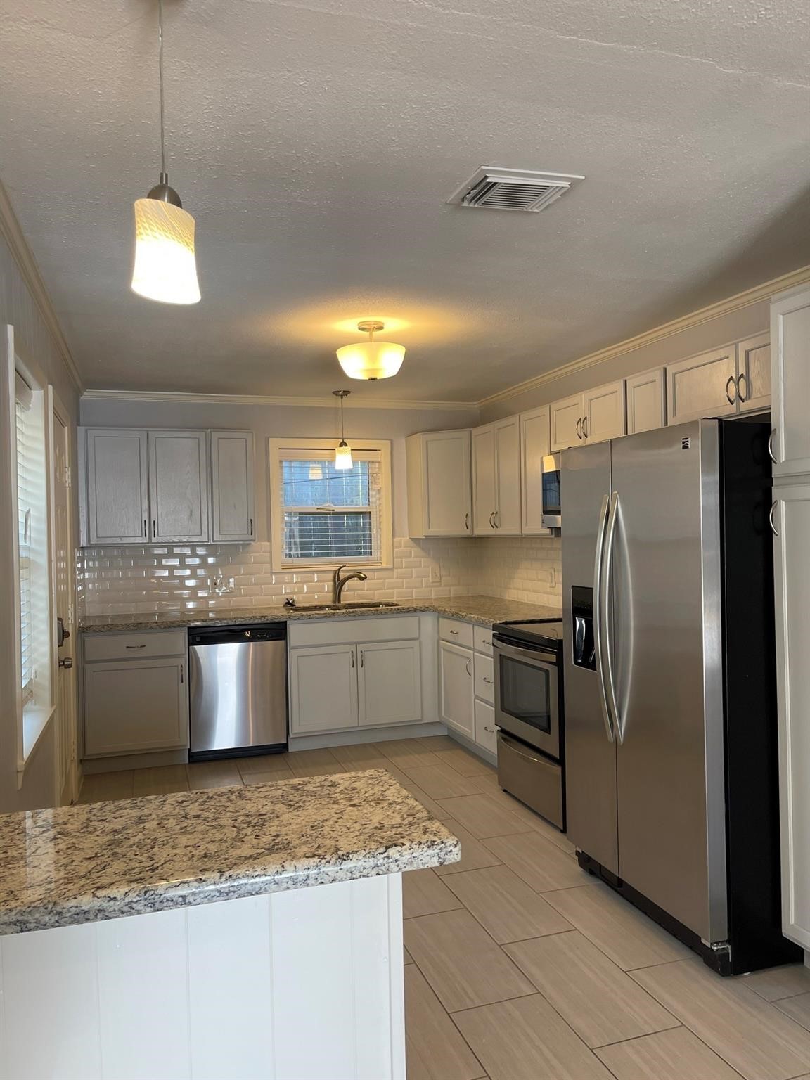 813 1/2 Waverly Street , Houston, TX, 77007 | 36885521 | Realty Texas LLC