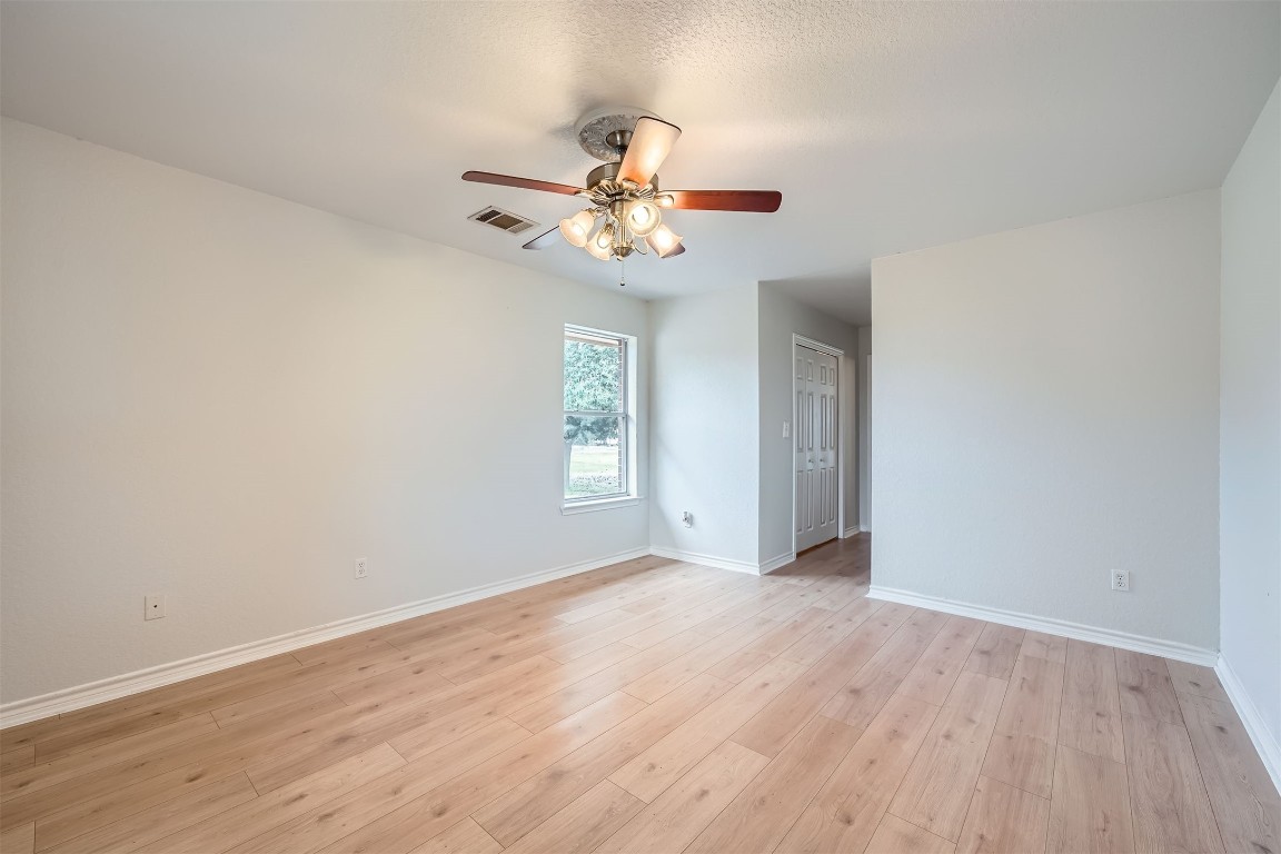 1301 Southwood Hills Drive , Taylor, TX, 76574 | 2174945 | Realty Texas LLC