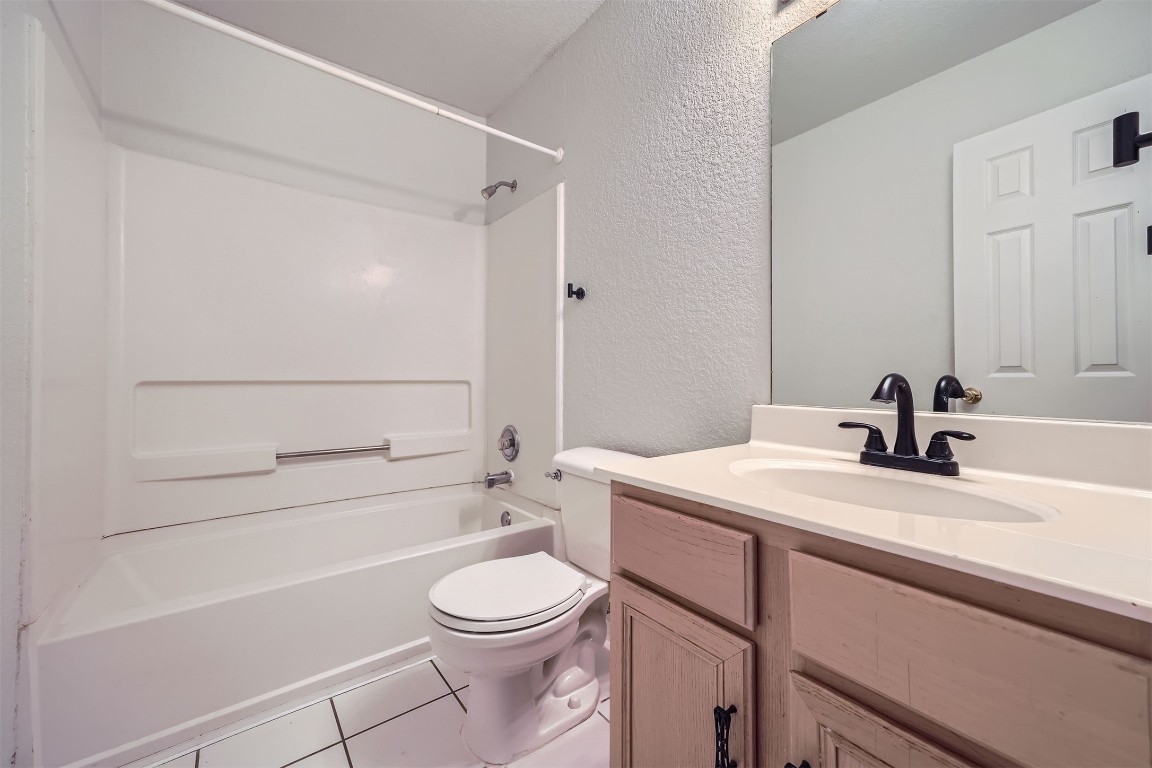 1301 Southwood Hills Drive , Taylor, TX, 76574 | 2174945 | Realty Texas LLC