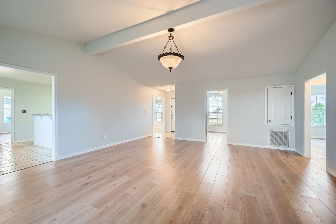 1301 Southwood Hills Drive , Taylor, TX, 76574 | 2174945 | Realty Texas LLC