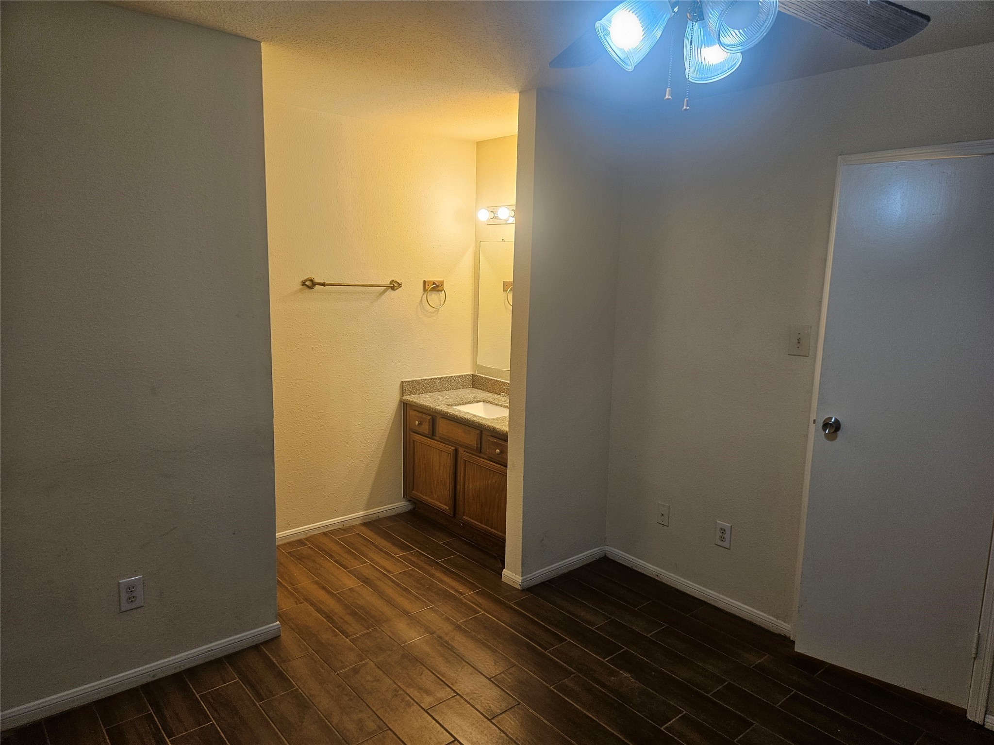 2425 Holly Hall Street A6 , Houston, TX, 77054 | 70684863 | Realty Texas LLC