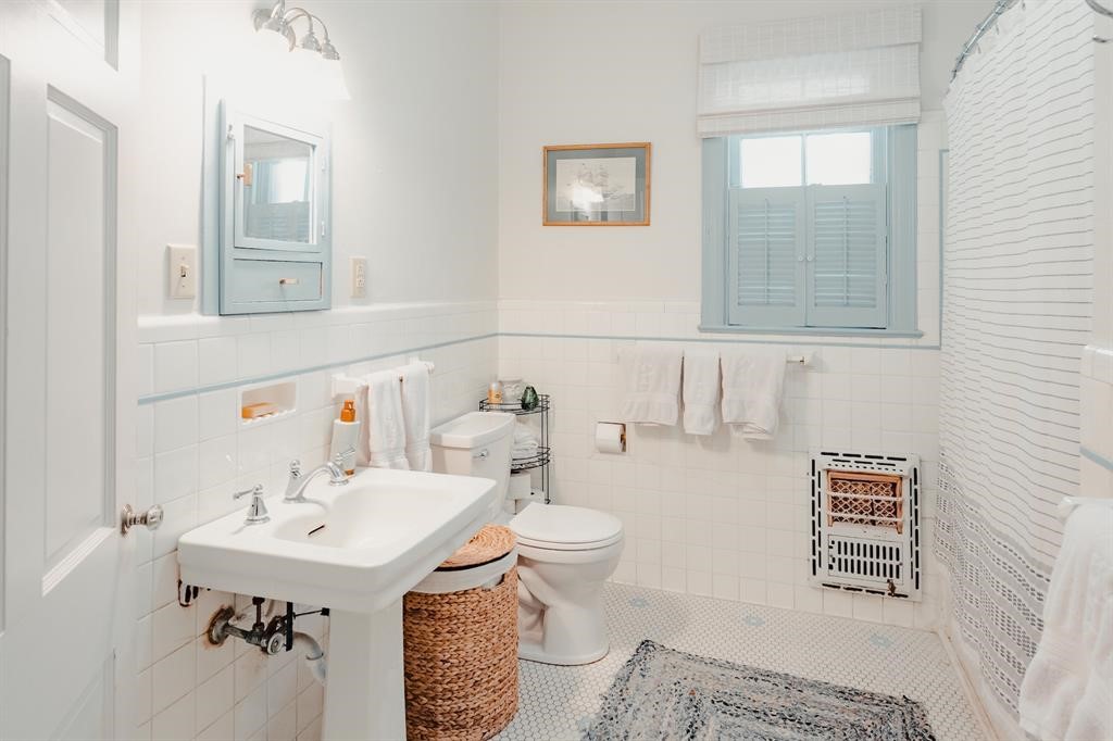 1611 Wethersfield Road , Austin, TX, 78703 | 1518532 | Realty Texas LLC