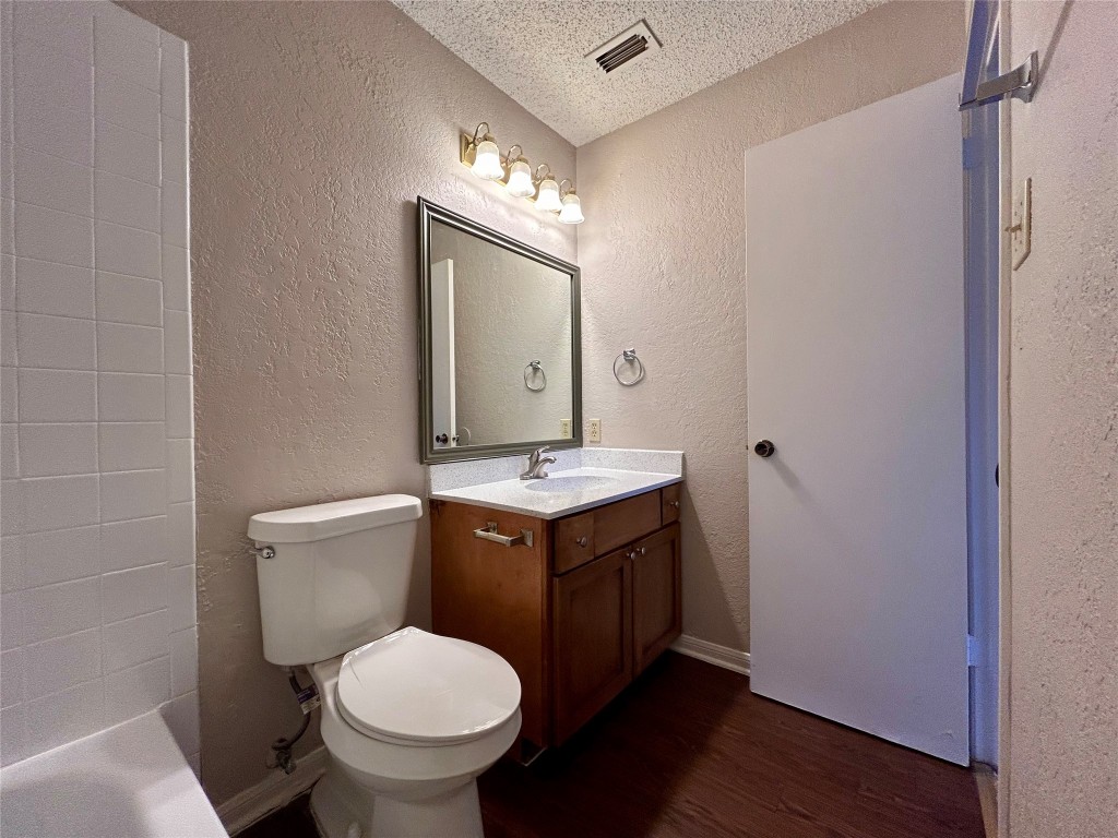 8900 Schick Road B , Austin, TX, 78729 | 3350034 | Realty Texas LLC