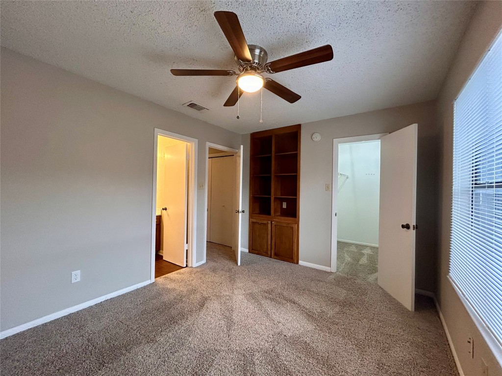8900 Schick Road B , Austin, TX, 78729 | 3350034 | Realty Texas LLC