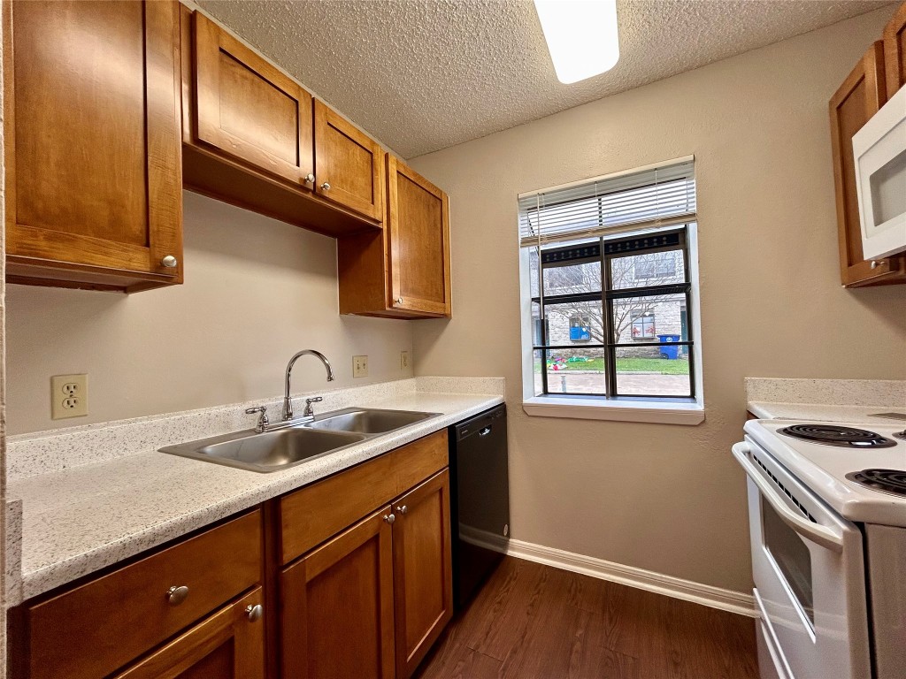 8900 Schick Road B , Austin, TX, 78729 | 3350034 | Realty Texas LLC