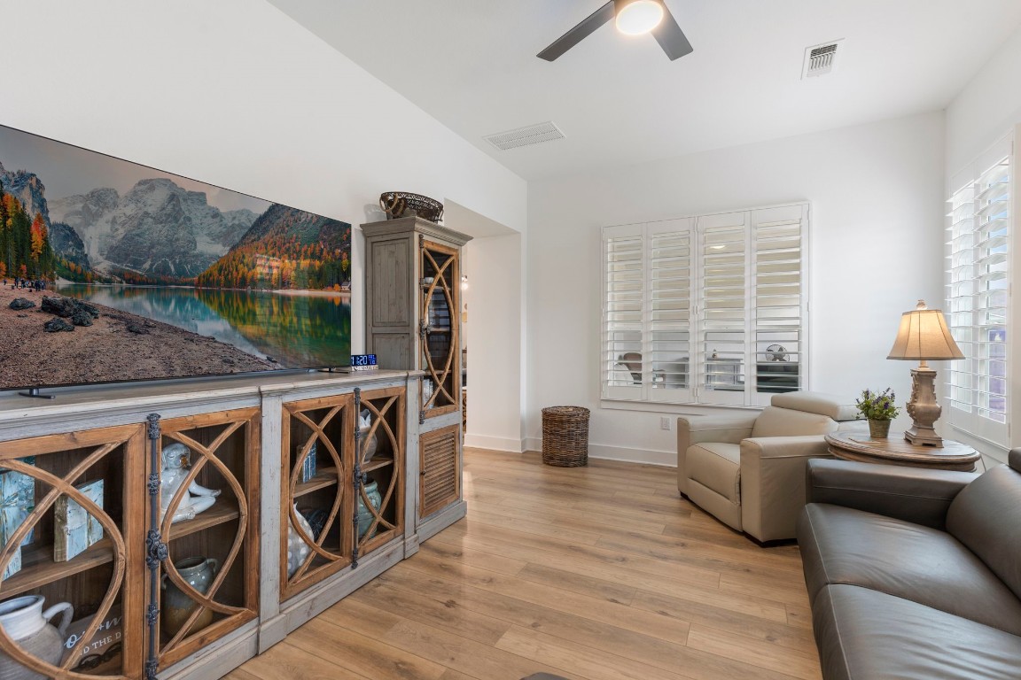 301 Valletta Way , Liberty Hill, TX, 78642 | 6337799 | Realty Texas LLC