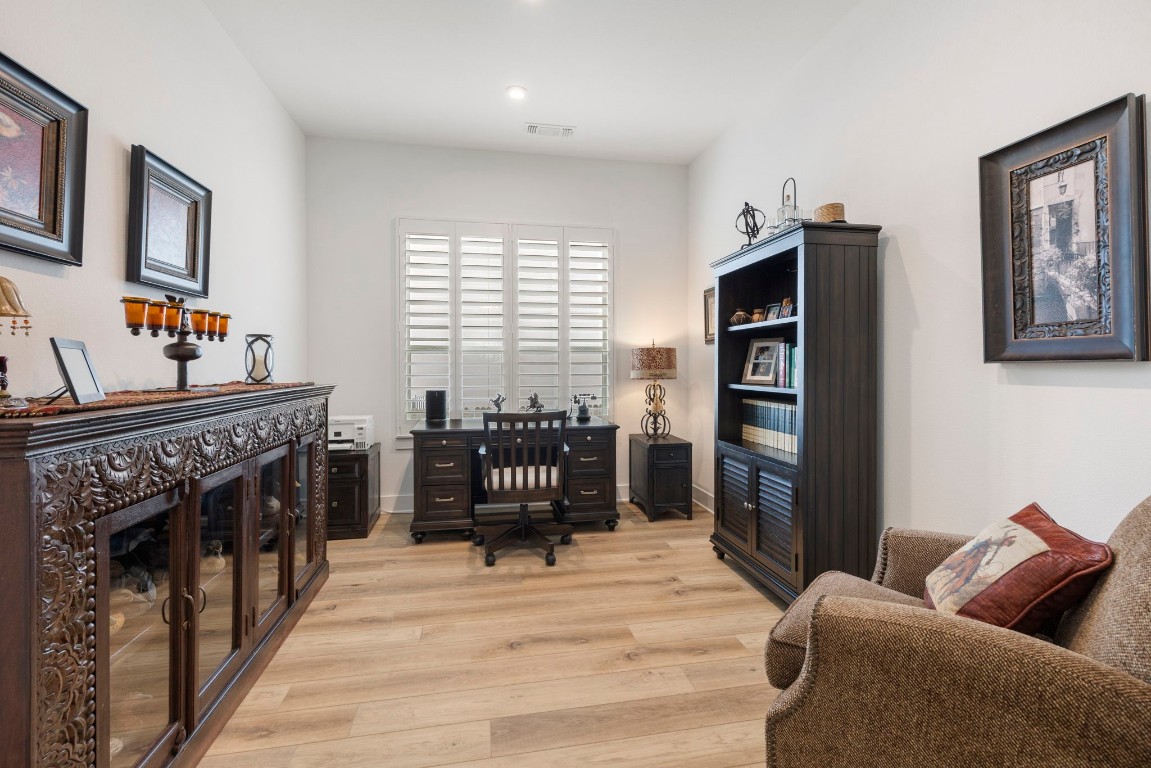 301 Valletta Way , Liberty Hill, TX, 78642 | 6337799 | Realty Texas LLC