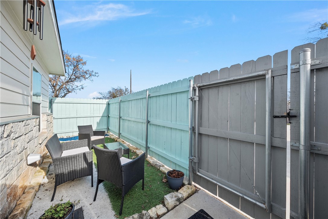 702 S Main Street , McGregor, TX, 76657 | 227544 | Realty Texas LLC