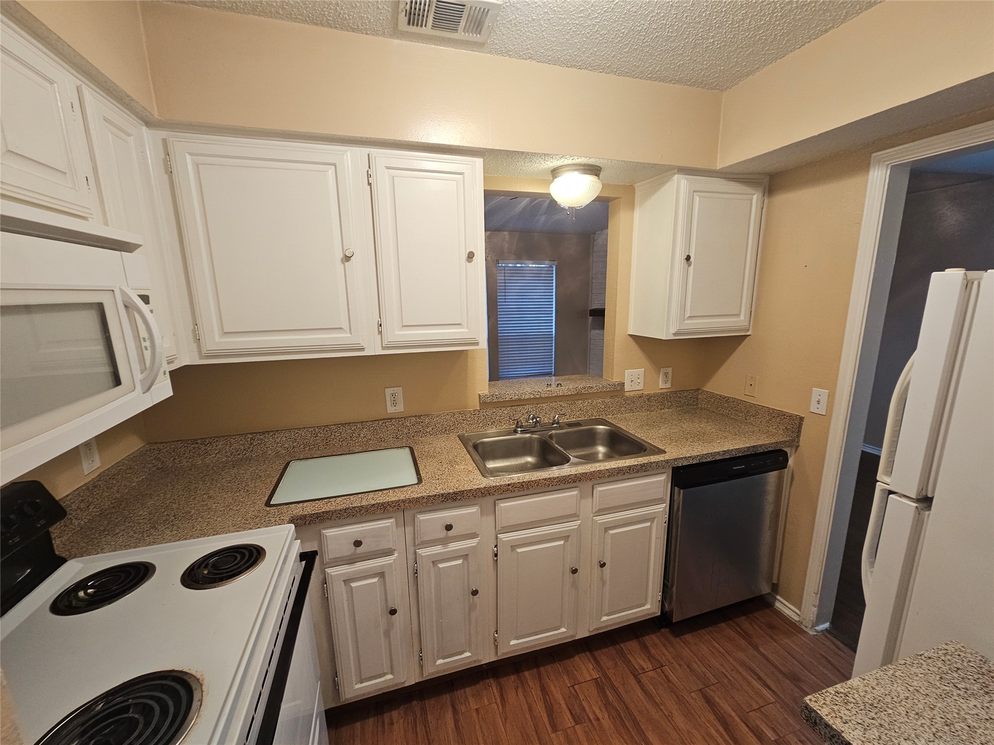 1402 Darr Street A , Irving, TX, 75061 | 20820634 | Realty Texas LLC