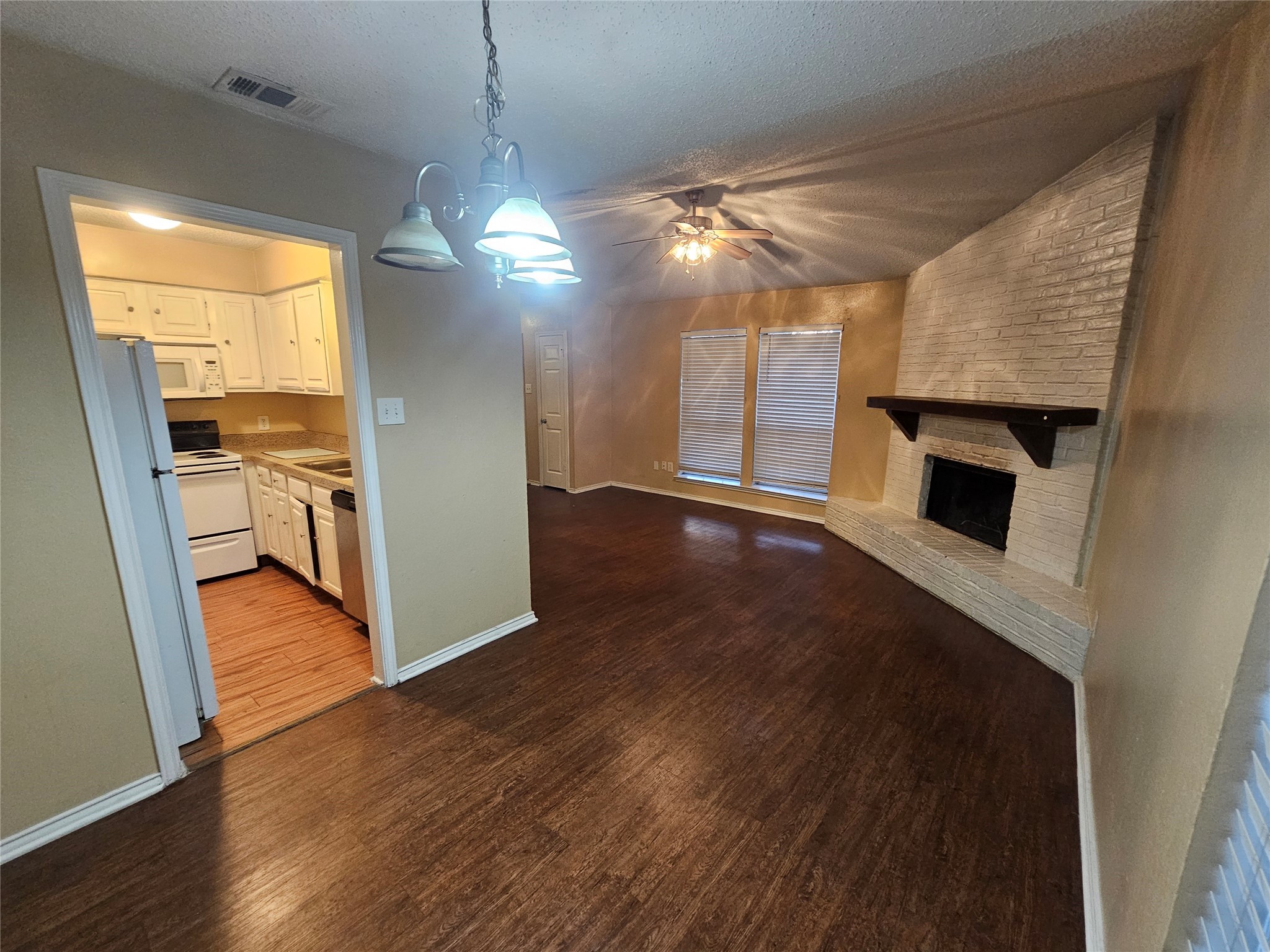 1402 Darr Street A , Irving, TX, 75061 | 20820634 | Realty Texas LLC
