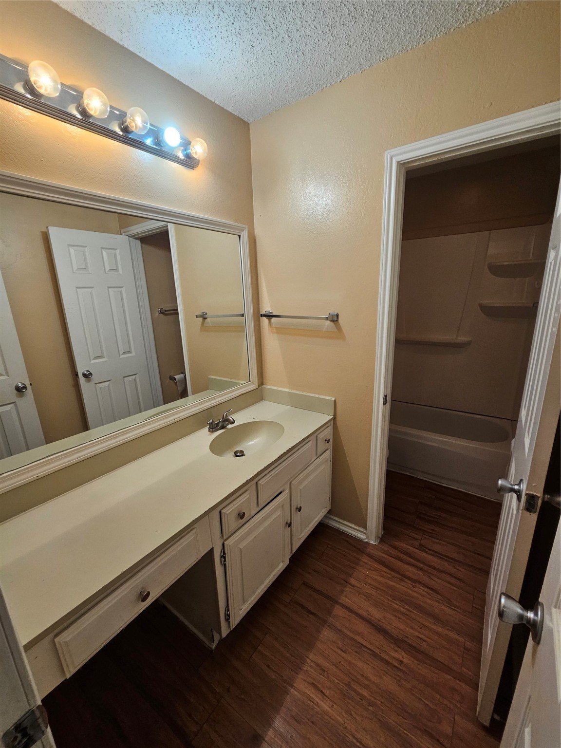 1402 Darr Street A , Irving, TX, 75061 | 20820634 | Realty Texas LLC