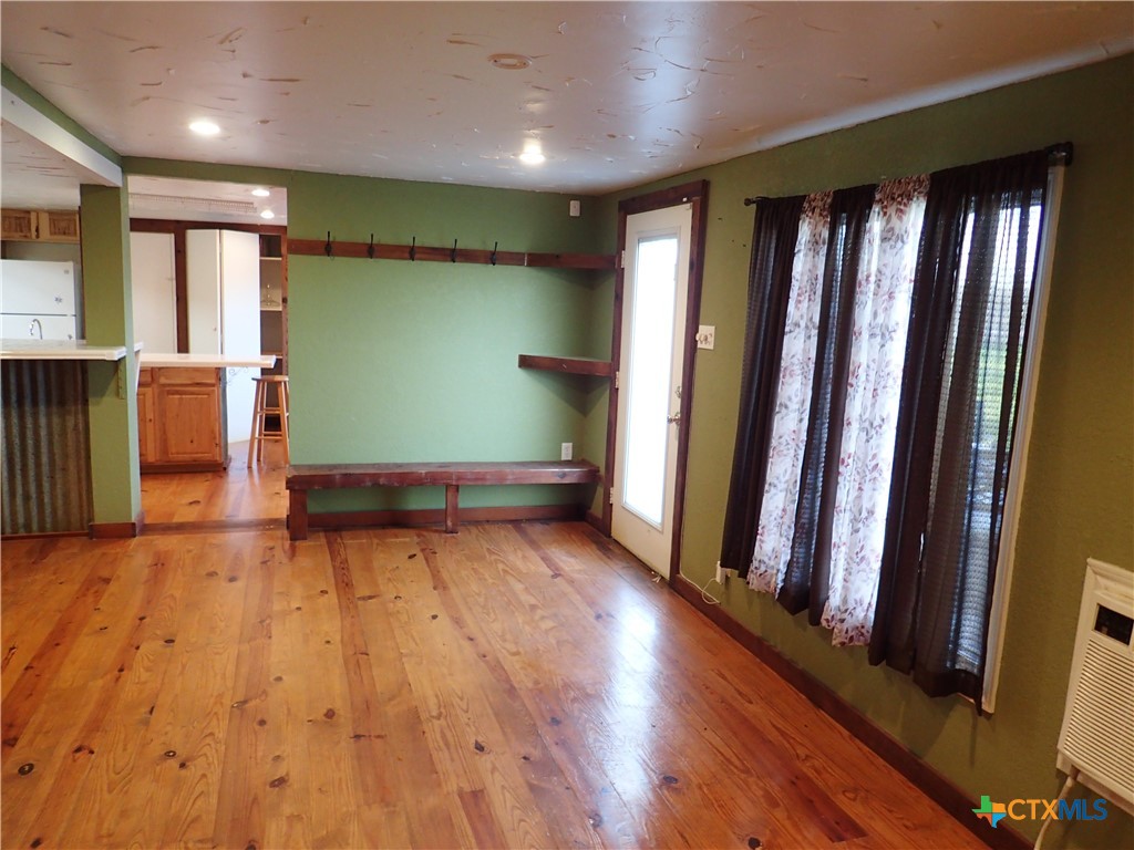 471 FM 1296 , Waelder, TX, 78959 | 567416 | Realty Texas LLC