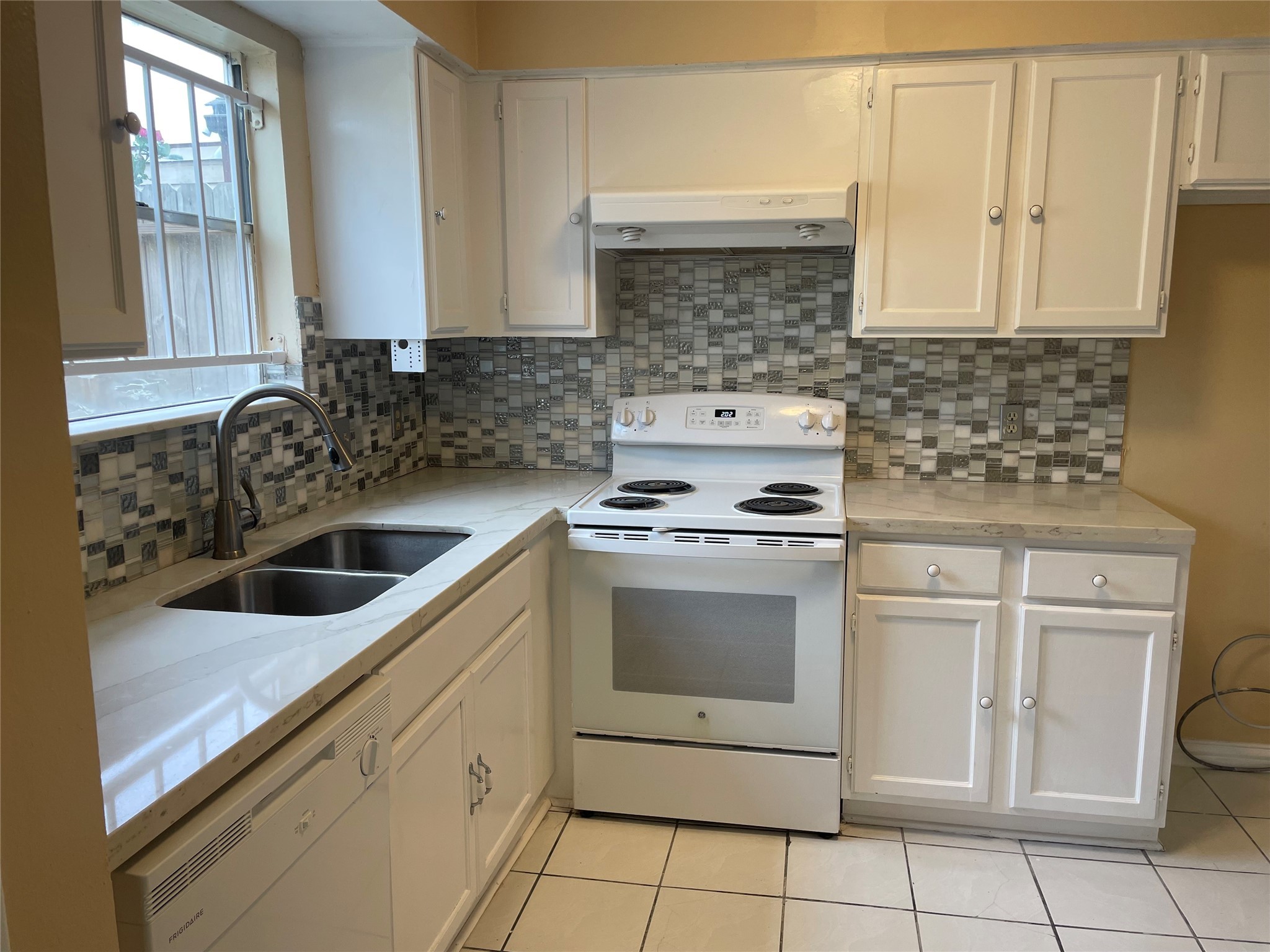 6326 Cambridge Glen Lane , Houston, TX, 77035 | 10392884 | Realty Texas LLC