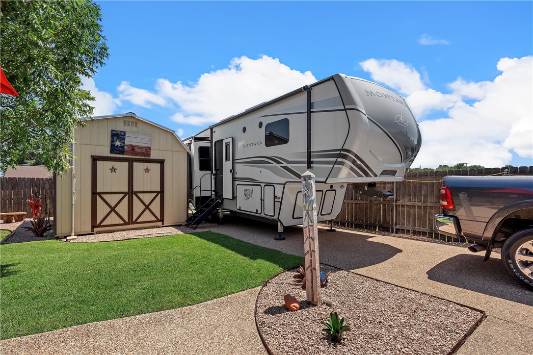 306 Silver Spur Trail , McGregor, TX, 76657 | 227761 | Realty Texas LLC