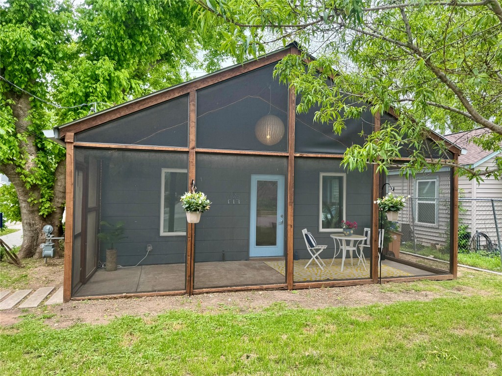 2219 Garden Street , Austin, TX, 78702 | 6032799 | Realty Texas LLC