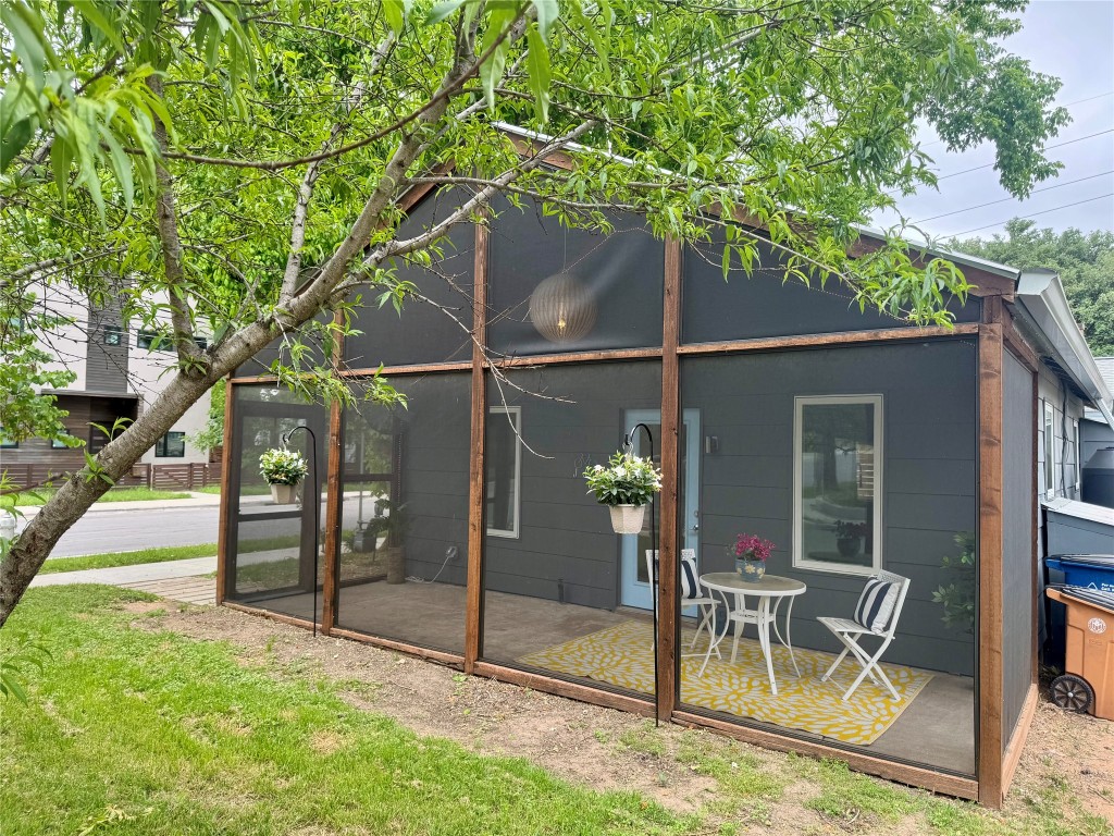 2219 Garden Street , Austin, TX, 78702 | 6032799 | Realty Texas LLC