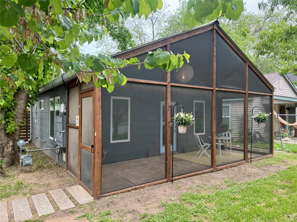 2219 Garden Street , Austin, TX, 78702 | 6032799 | Realty Texas LLC