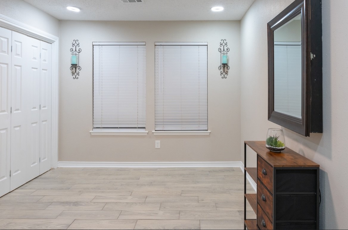11935 Kemp Hollow Lane , Houston, TX, 77043 | 79575399 | Realty Texas LLC