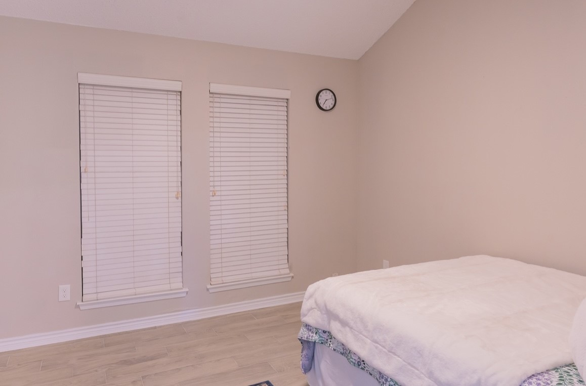 11935 Kemp Hollow Lane , Houston, TX, 77043 | 79575399 | Realty Texas LLC
