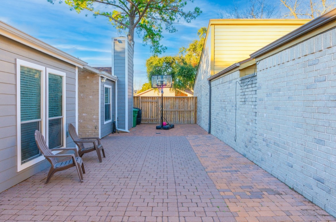 11935 Kemp Hollow Lane , Houston, TX, 77043 | 79575399 | Realty Texas LLC