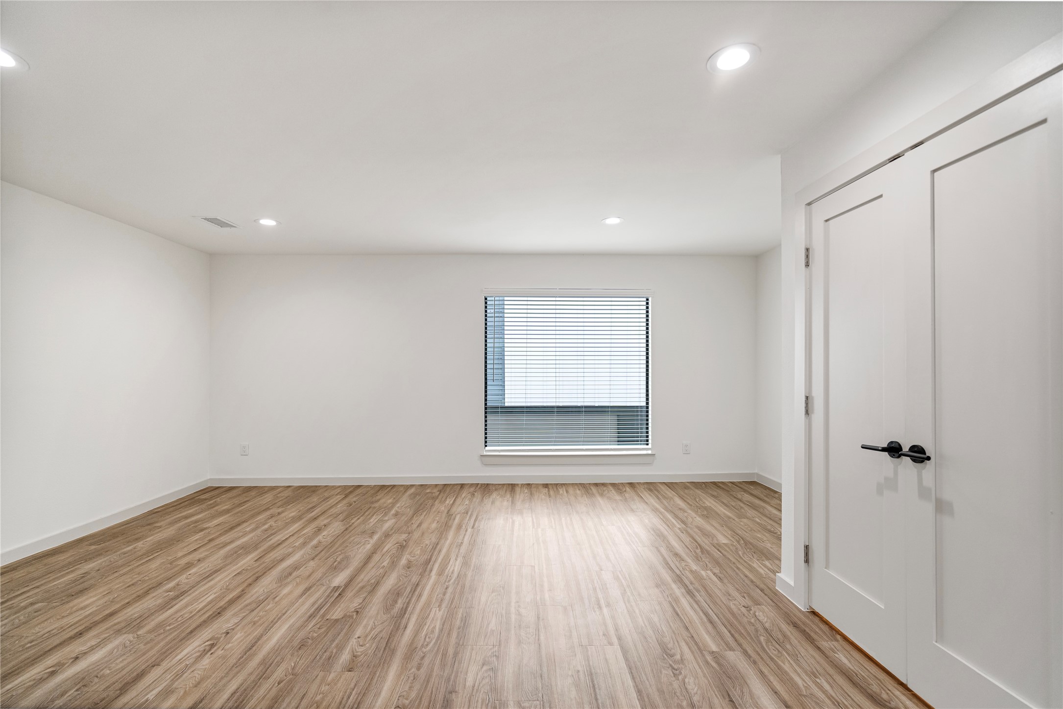2909 Lucas Drive 208 , Dallas, TX, 75219 | 20823426 | Realty Texas LLC