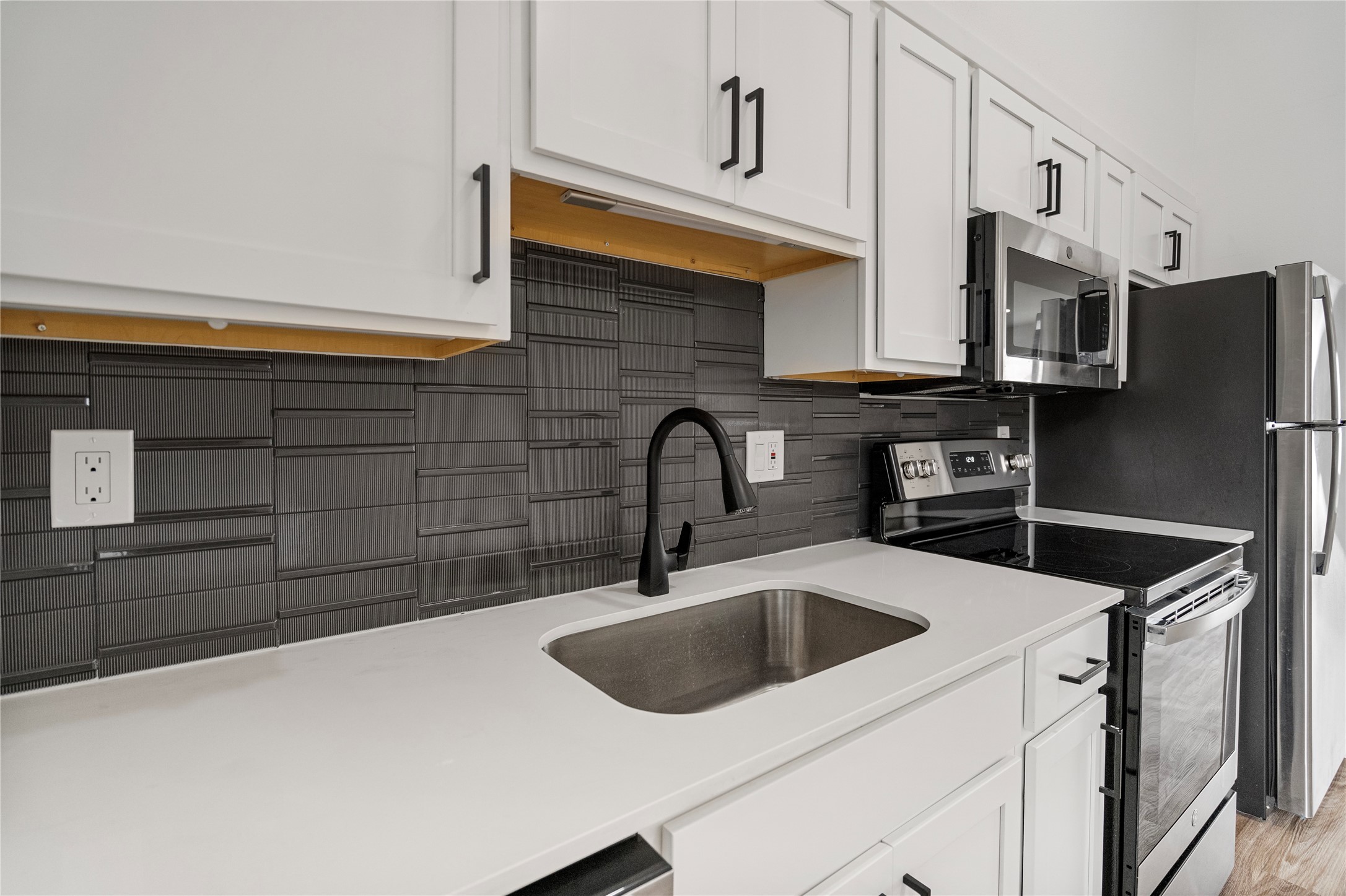 2909 Lucas Drive 208 , Dallas, TX, 75219 | 20823426 | Realty Texas LLC