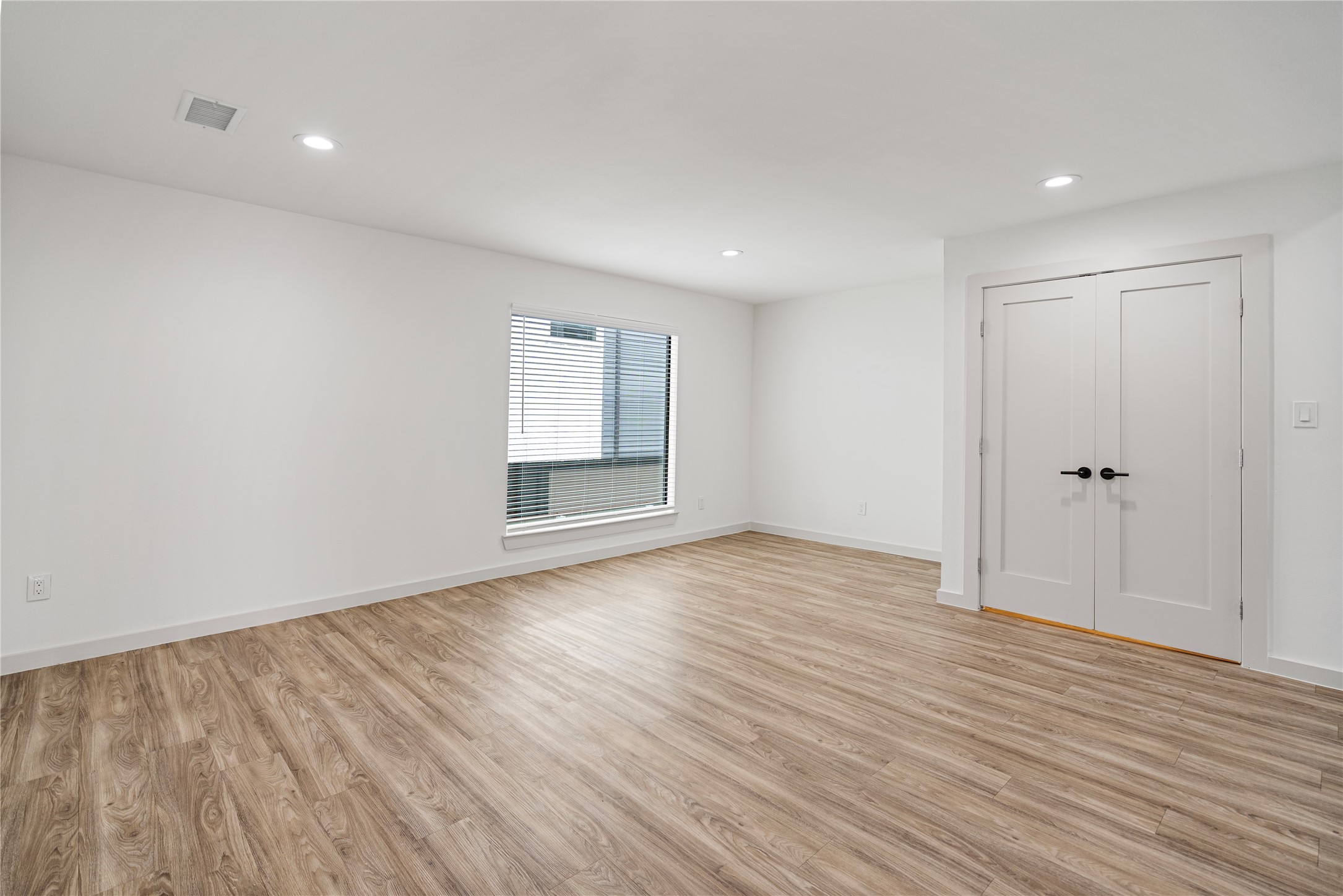 2909 Lucas Drive 208 , Dallas, TX, 75219 | 20823426 | Realty Texas LLC