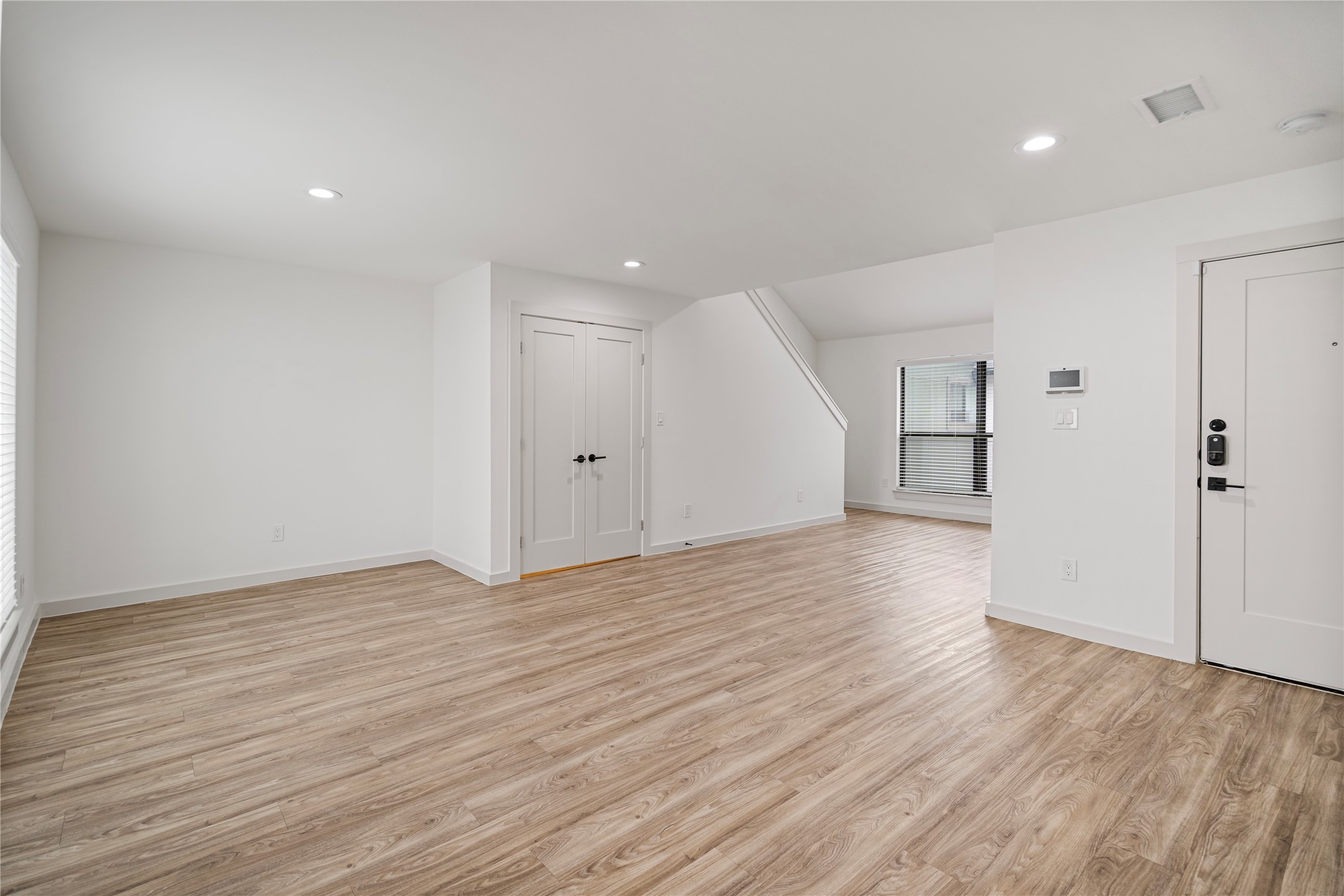 2909 Lucas Drive 208 , Dallas, TX, 75219 | 20823426 | Realty Texas LLC