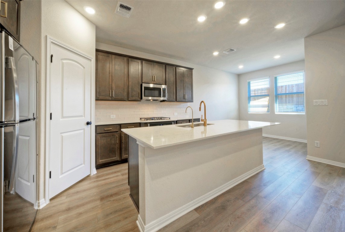 725 Palo Brea Loop , Hutto, TX, 78634 | 9726642 | Realty Texas LLC