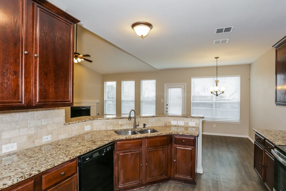 1302 Rosebrook Drive , Mansfield, TX, 76063 | 20829034 | Realty Texas LLC